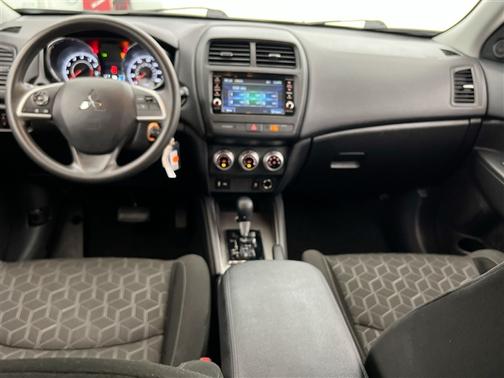 Mercury Gray Metallic 2024 Mitsubishi Outlander Sport 2.0 ES