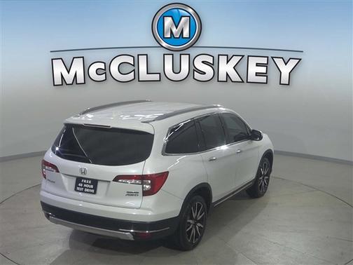 2022 Honda Pilot Touring 8-Passenger