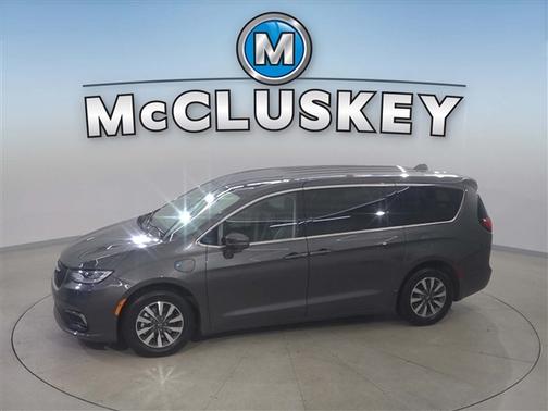 2022 Chrysler Pacifica Hybrid Touring L