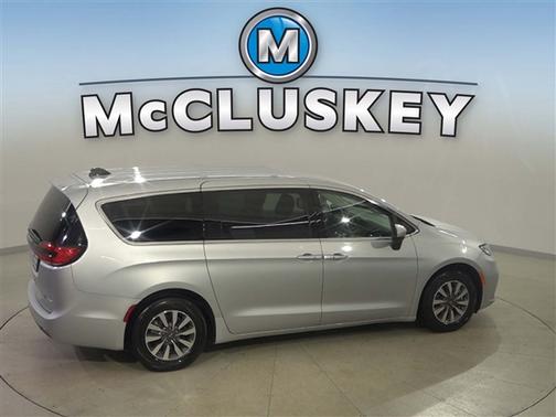 Silver Mist Clearcoat 2023 Chrysler Pacifica Hybrid Touring L