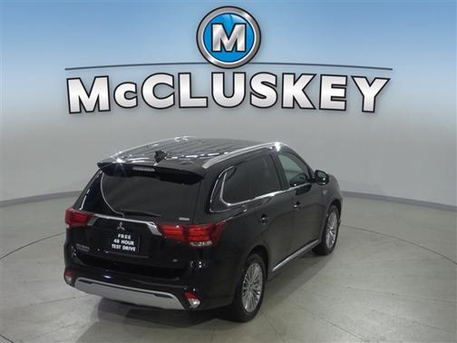 2022 Mitsubishi Outlander PHEV LE