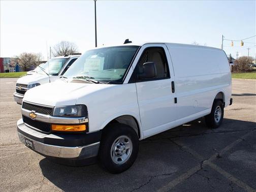 Summit White 2026 Chevrolet Express 2500 2500 Regular Wheelbase, WT, RWD