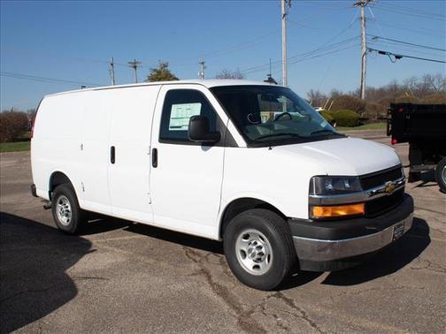 Summit White 2026 Chevrolet Express 2500 2500 Regular Wheelbase, WT, RWD
