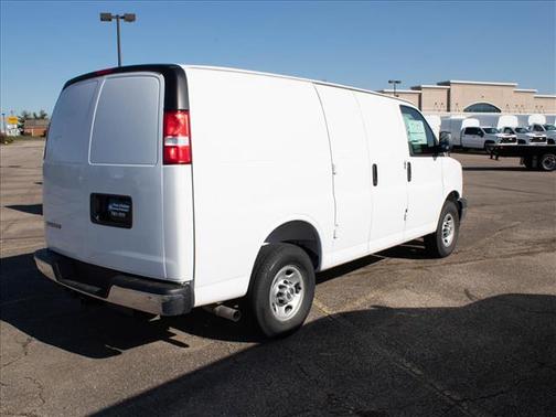 Summit White 2026 Chevrolet Express 2500 2500 Regular Wheelbase, WT, RWD
