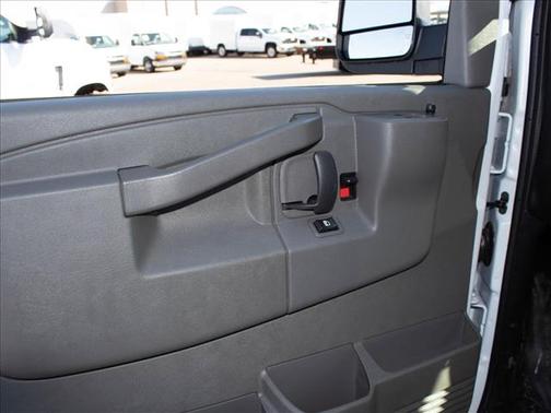 Summit White 2026 Chevrolet Express 2500 2500 Regular Wheelbase, WT, RWD