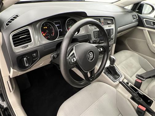 2016 Volkswagen Golf TSI S 4-Door