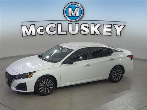 Glacier White 2025 Nissan Altima 2.5 SV