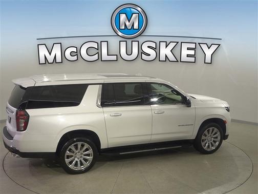 Iridescent Pearl Tricoat 2024 Chevrolet Suburban Premier