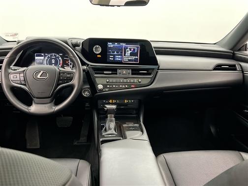 2022 Lexus ES 350 Base