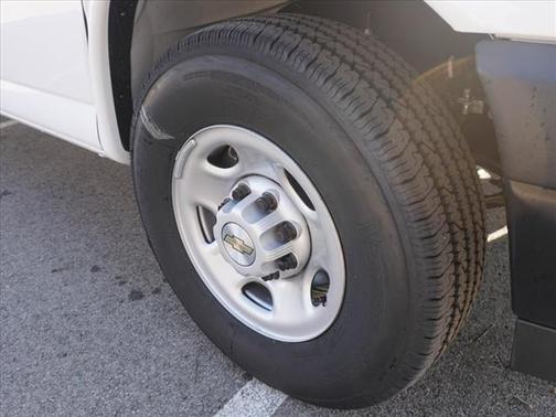 2025 Chevrolet Express 2500 RWD 2500 Regular Wheelbase WT