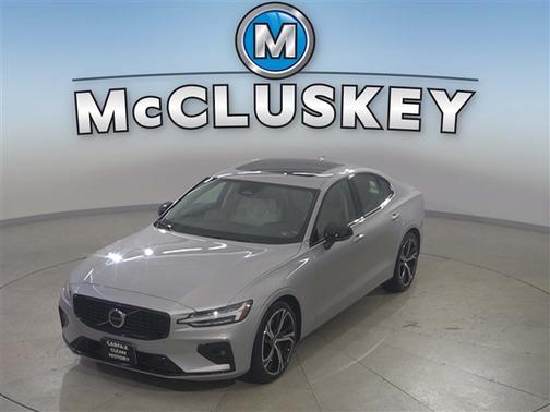 2024 Volvo S60 B5 Core Dark Theme