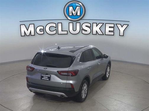 ICONIC SILVER METALLIC 2023 Ford Escape Active
