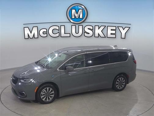 2022 Chrysler Pacifica Hybrid Touring L