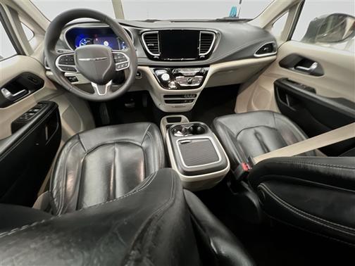 2022 Chrysler Pacifica Hybrid Touring L