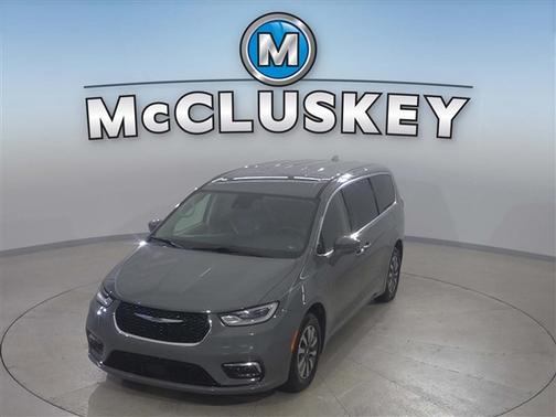 2022 Chrysler Pacifica Hybrid Touring L