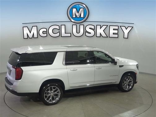 White Frost Tricoat 2023 GMC Yukon XL SLT