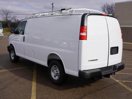2025 Chevrolet Express 2500 RWD 2500 Regular Wheelbase WT