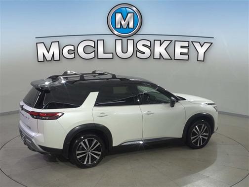 Pearl White Tricoat/Super Black 2024 Nissan Pathfinder Platinum 4WD