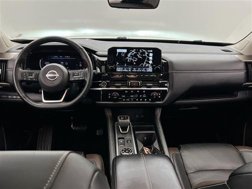 Pearl White Tricoat/Super Black 2024 Nissan Pathfinder Platinum 4WD