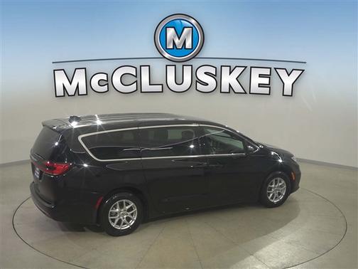 2024 Chrysler Pacifica Touring