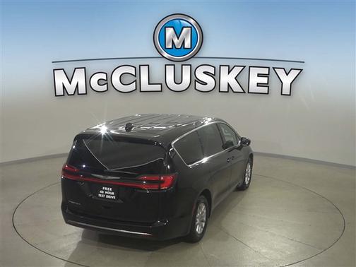 2024 Chrysler Pacifica Touring