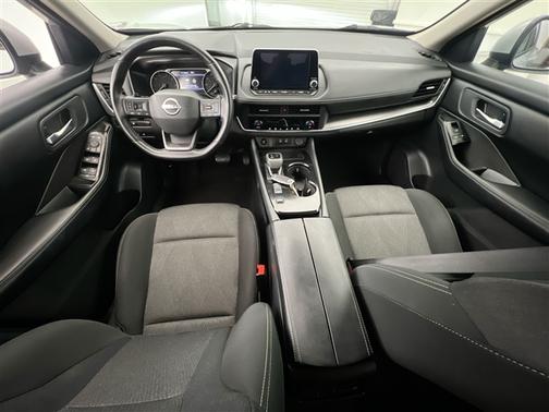 Brilliant Silver Metallic 2025 Nissan Rogue SV