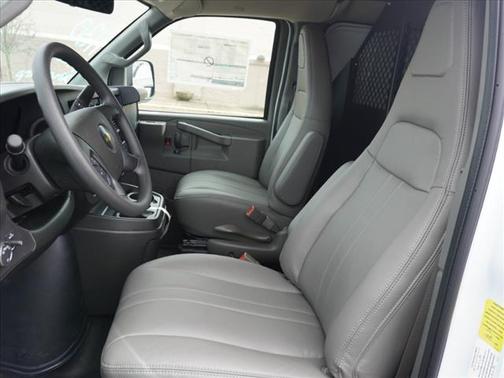 2025 Chevrolet Express 2500 RWD 2500 Regular Wheelbase WT