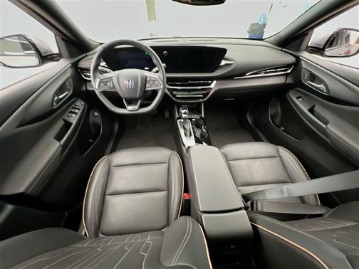 Moonstone Gray Metallic 2025 Buick Envista Avenir FWD