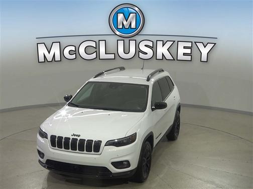 Bright White Clearcoat 2023 Jeep Cherokee Altitude