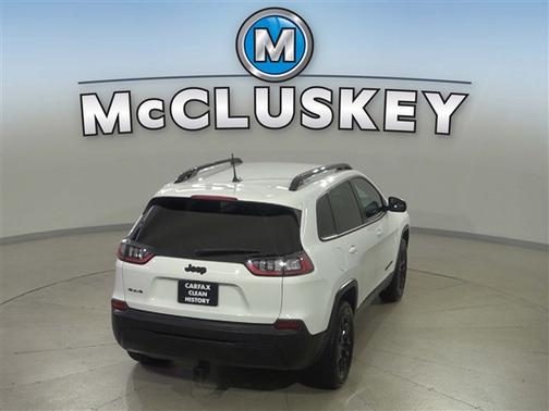 Bright White Clearcoat 2023 Jeep Cherokee Altitude