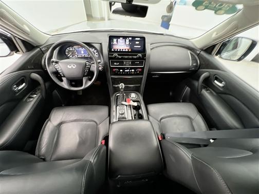 2023 INFINITI QX80 Luxe