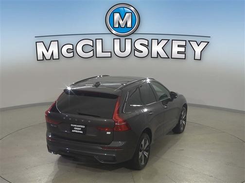 2023 Volvo XC60 Recharge Plug-In Hybrid T8 Plus Dark Theme