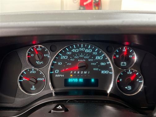 Summit White 2025 Chevrolet Express 3500 RWD 3500 Extended Wheelbase LT
