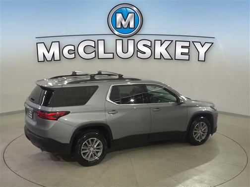 Sterling Gray Metallic 2023 Chevrolet Traverse LT Cloth
