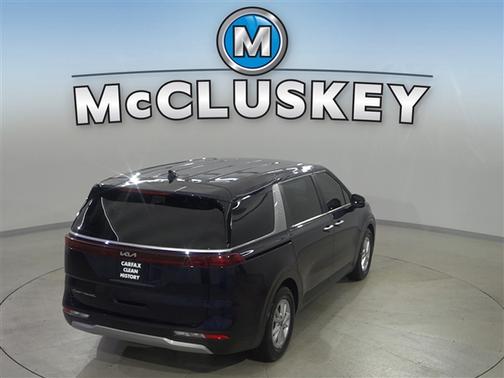 Deep Chroma Blue 2022 Kia Carnival LX