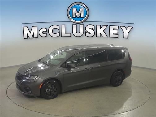 2022 Chrysler Pacifica Hybrid Touring L