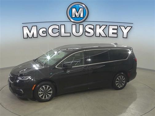 2023 Chrysler Pacifica Hybrid Touring L