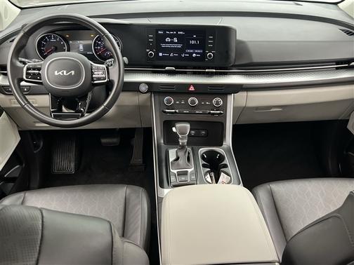 2024 Kia Carnival LX