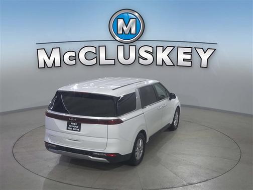 2024 Kia Carnival LX