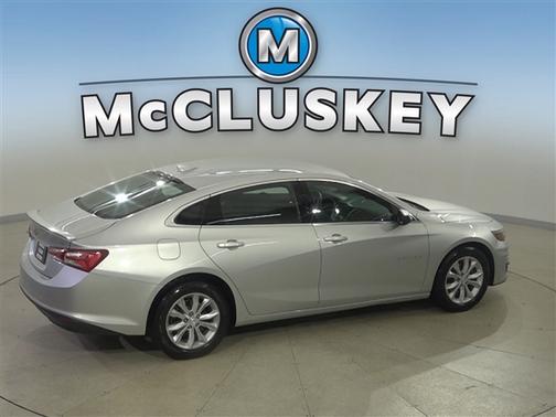 Silver Ice Metallic 2022 Chevrolet Malibu FWD LT