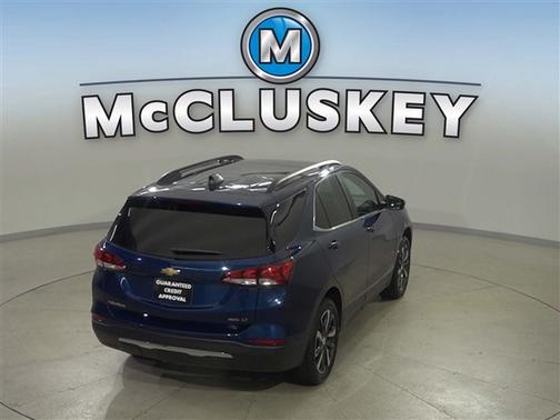 Blue Glow Metallic 2022 Chevrolet Equinox 1LT