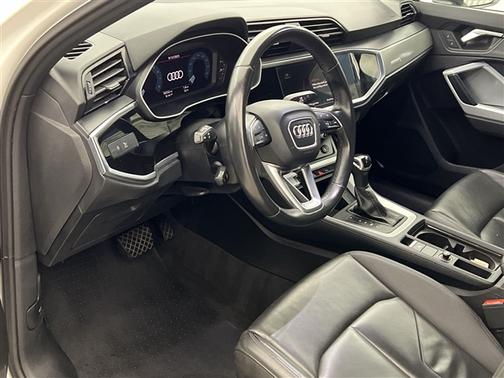 2023 Audi Q3 Premium 45 TFSI S line quattro Tiptronic