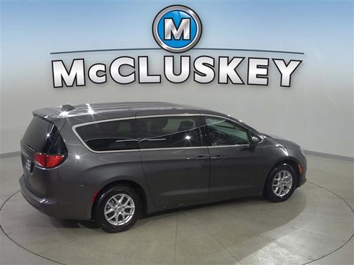 Granite Crystal Metallic Clearcoat 2023 Chrysler Voyager LX