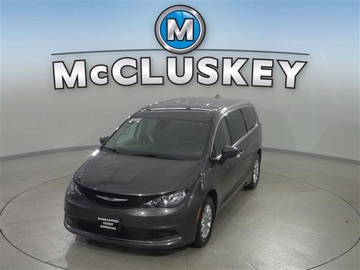 Granite Crystal Metallic Clearcoat 2023 Chrysler Voyager LX