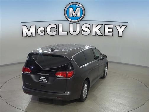 Granite Crystal Metallic Clearcoat 2023 Chrysler Voyager LX