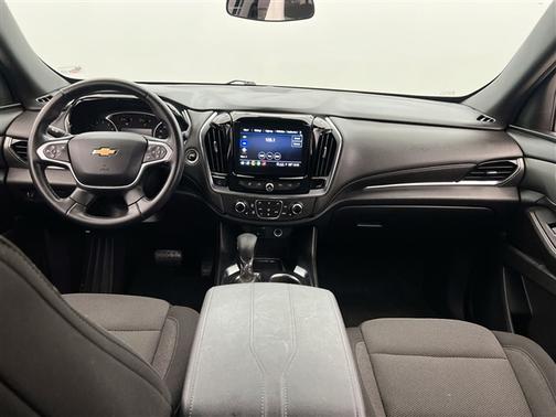 Sterling Gray Metallic 2023 Chevrolet Traverse LT Cloth