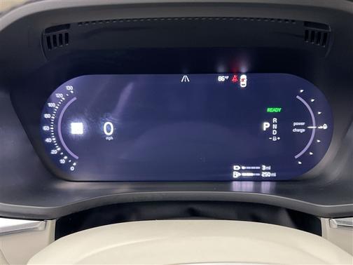 Crystal White Metallic 2024 Volvo XC60 Recharge Plug-In Hybrid T8 Plus Dark Theme