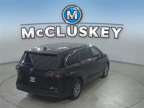 2024 Toyota Sienna LE