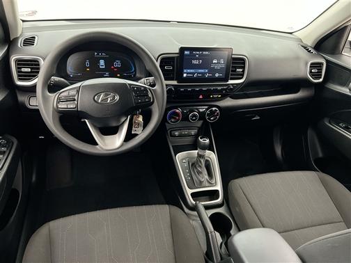 2025 Hyundai VENUE SE