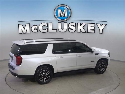 2023 GMC Yukon XL 4WD AT4
